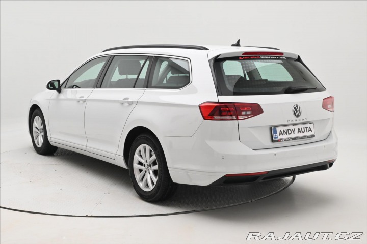 Volkswagen Passat 2,0 TDI 110 kW DSG Busine 2022