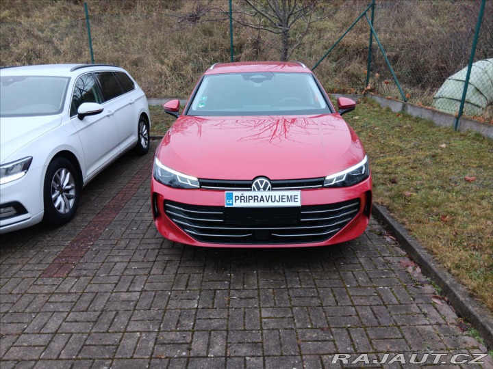 Volkswagen Passat 2,0 TDi 110kW DSG Busines 2025