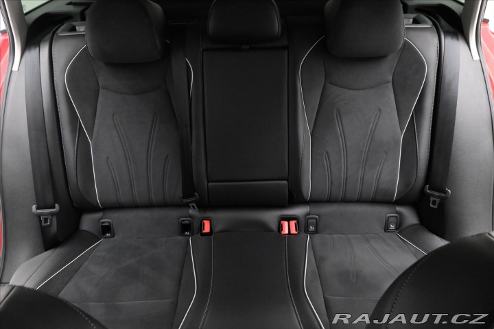 Volkswagen Passat 2,0 TDI 110 kW DSG Busine 2025