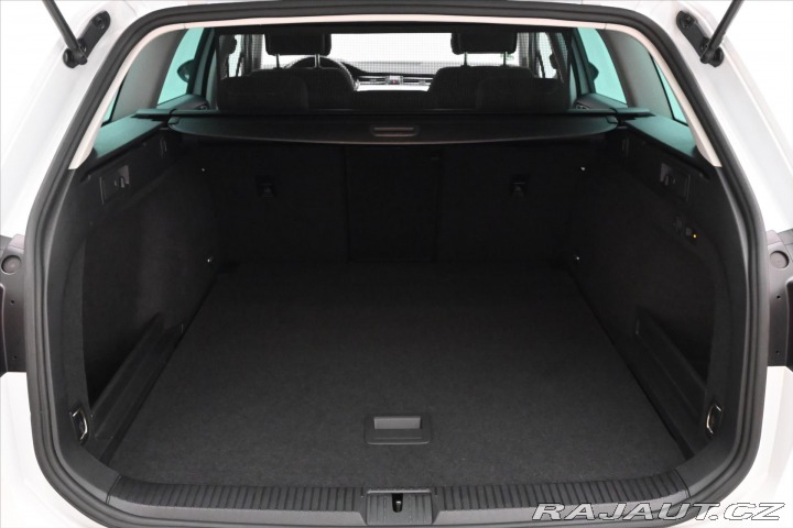 Volkswagen Passat 2,0 TDI 110 kW DSG Busine 2023