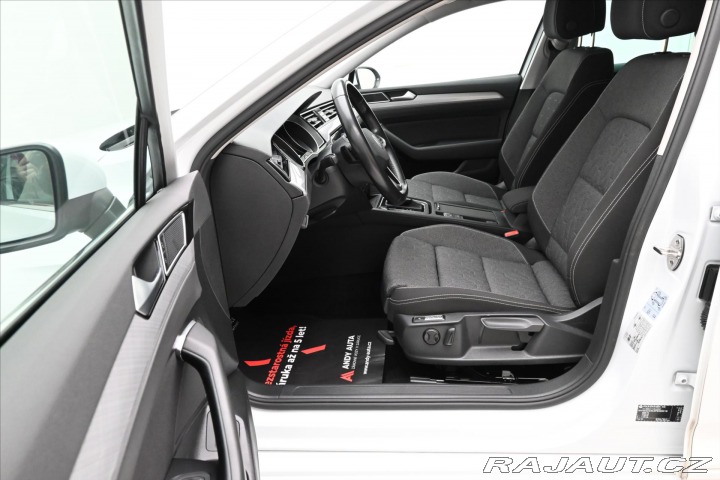 Volkswagen Passat 2,0 TDI 110 kW DSG Busine 2023