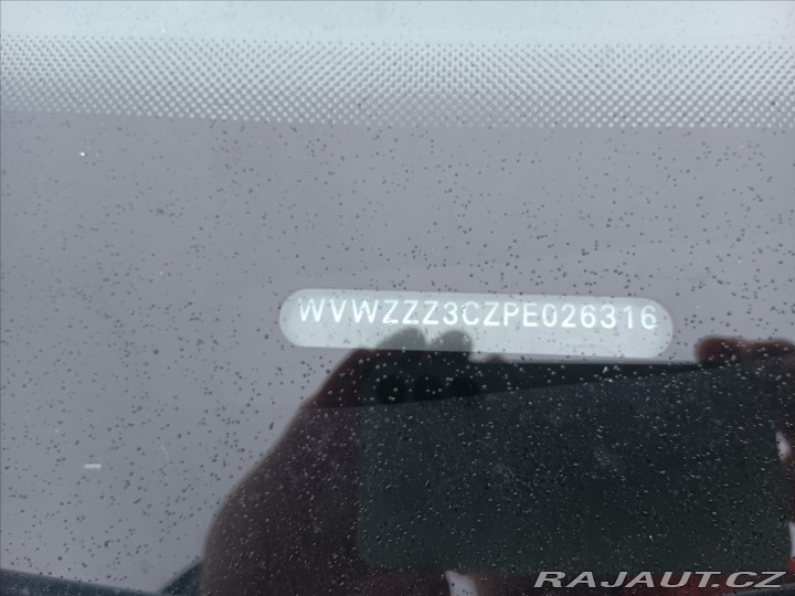 Volkswagen Passat 2,0 TDi 110kW DSG Busines 2023