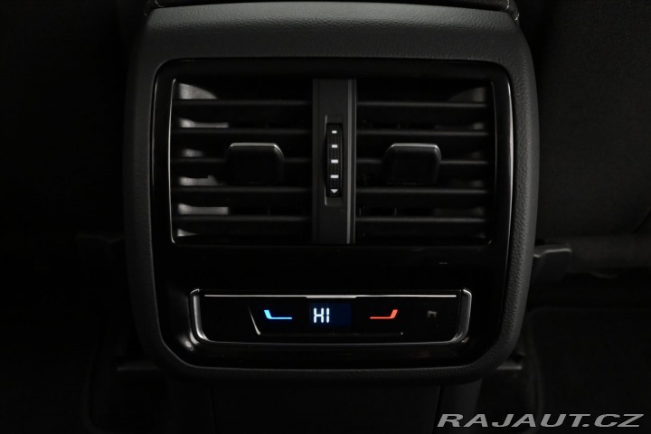 Volkswagen Passat 2,0 TDI 110 kW DSG Busine 2023