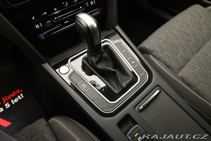 Volkswagen Passat 2,0 TDI 110 kW DSG Busine 2023