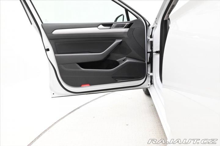 Volkswagen Passat 2,0 TDI 110 kW DSG Busine 2023