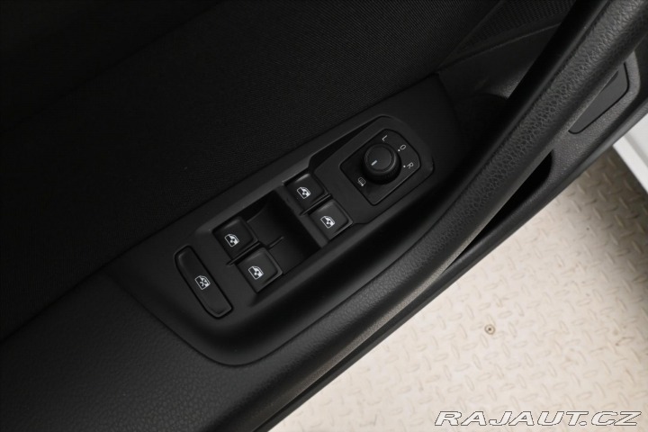 Volkswagen Passat 2,0 TDI 110 kW DSG Busine 2023