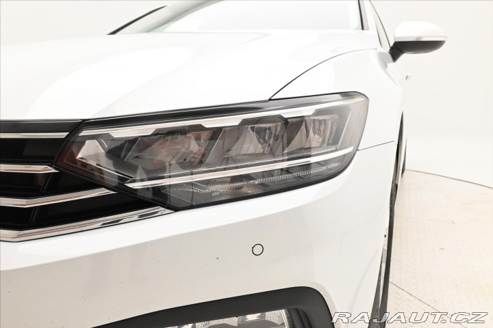 Volkswagen Passat 2,0 TDI 110 kW DSG Busine 2023