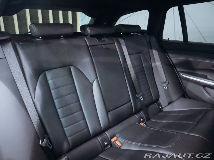 BMW 3 330d xDrive Touring 210 k 2022