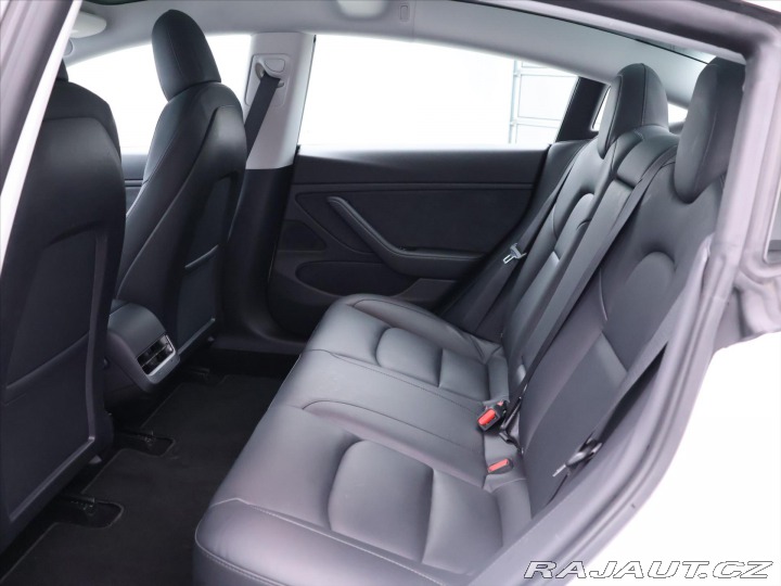 Tesla Model 3 Long Range AWD tažné DPH 2020