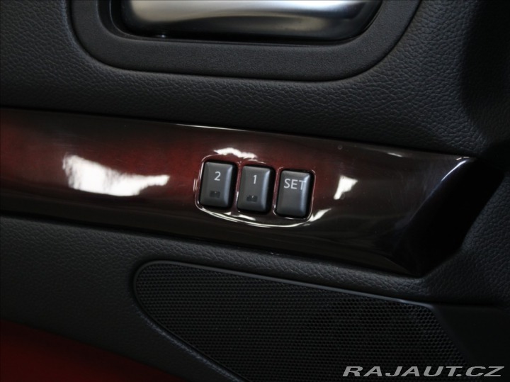 Infiniti Ostatní modely G37 3,7 V6 235kW Premium 107t 2011
