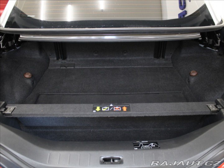 Infiniti Ostatní modely G37 3,7 V6 235kW Premium 107t 2011