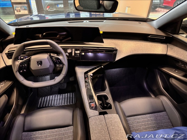 Peugeot 5008 1,2 ALLURE Hybrid 145 e-D 2025