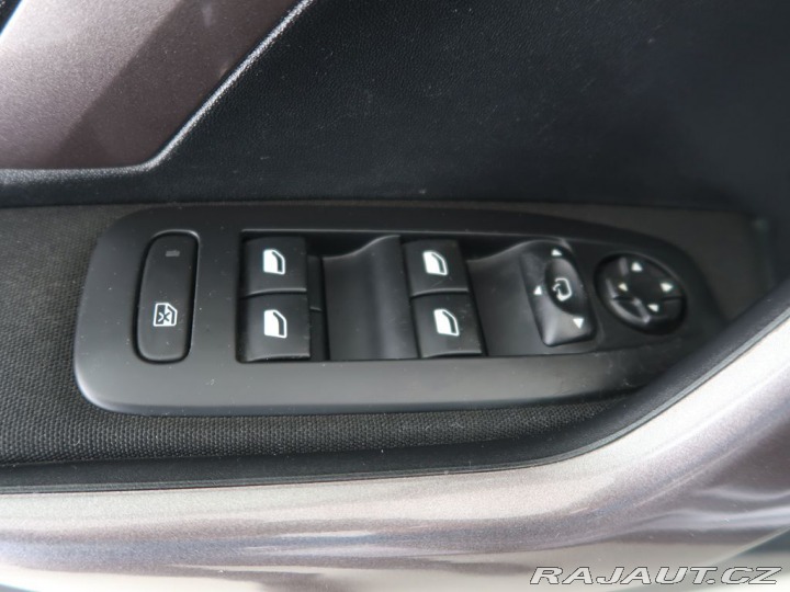 Peugeot 2008 1.6HDI,68kW,Manuál 2013