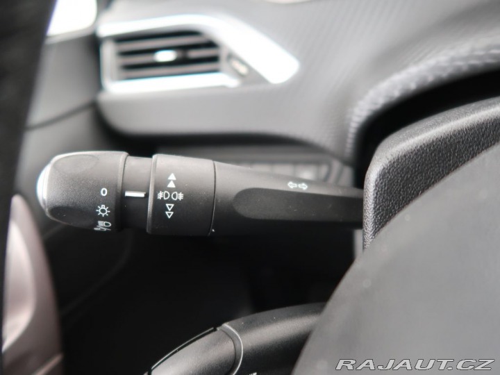 Peugeot 2008 1.6HDI,68kW,Manuál 2013