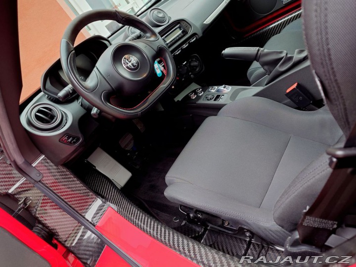 Alfa Romeo Ostatní modely 4C Spider 1,75 16V TBI 2017