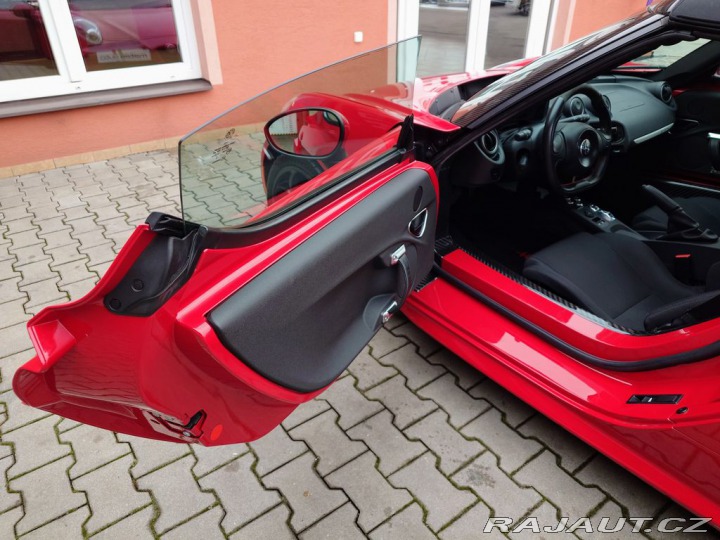 Alfa Romeo Ostatní modely 4C Spider 1,75 16V TBI 2017
