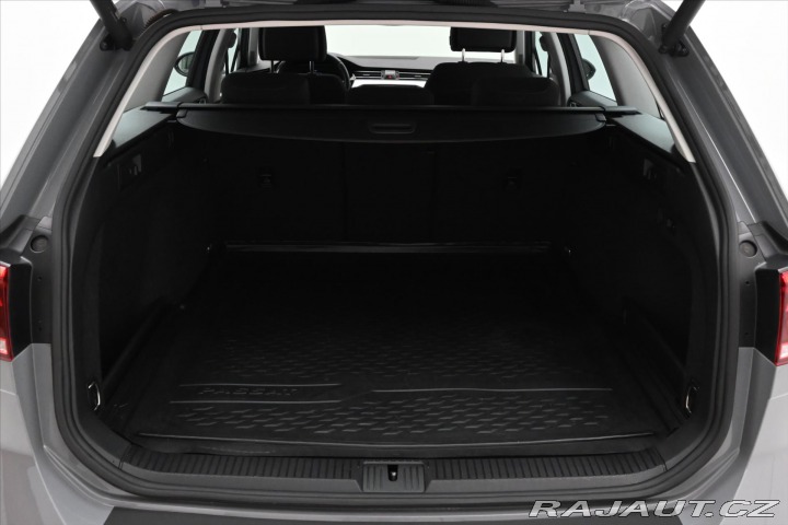Volkswagen Passat 2,0 TDI 110 kW DSG Busine 2022