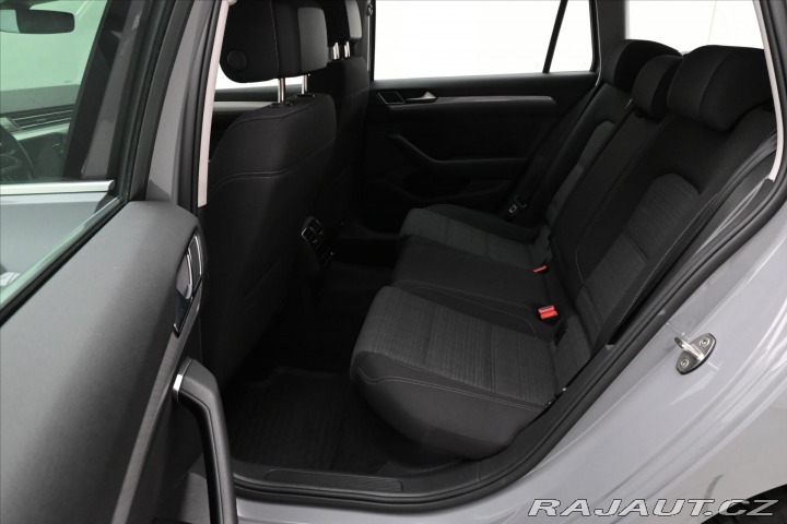 Volkswagen Passat 2,0 TDI 110 kW DSG Busine 2022