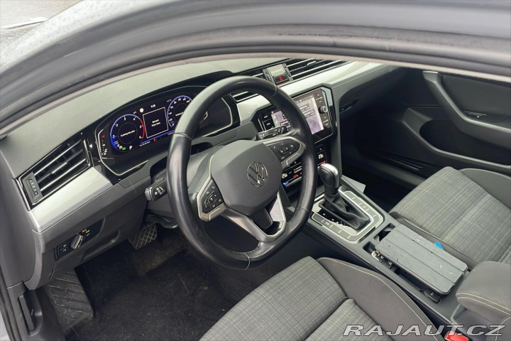 Volkswagen Passat 2,0 TDI 110 kW DSG Busine 2022
