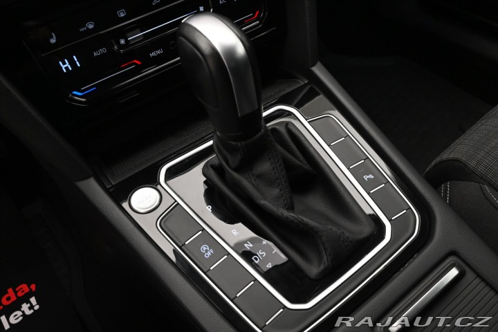 Volkswagen Passat 2,0 TDI 110 kW DSG Busine 2022