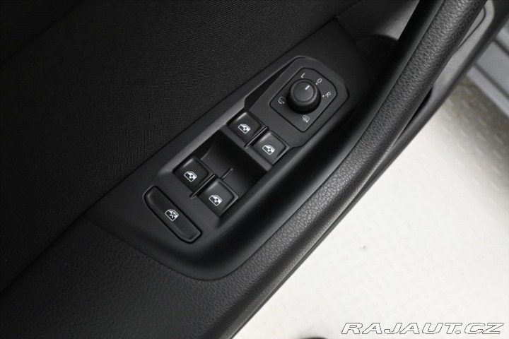 Volkswagen Passat 2,0 TDI 110 kW DSG Busine 2022