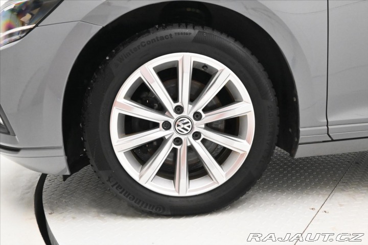 Volkswagen Passat 2,0 TDI 110 kW DSG Busine 2022