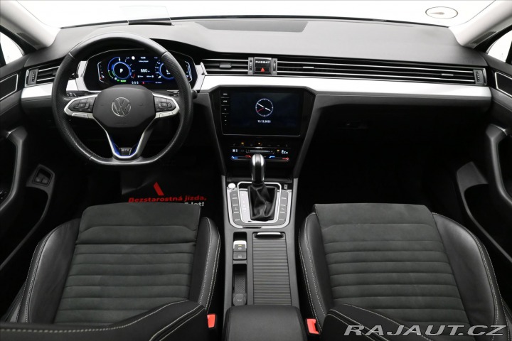 Volkswagen Passat 1,4 GTE 160kW PHEV DSG Zá 2021