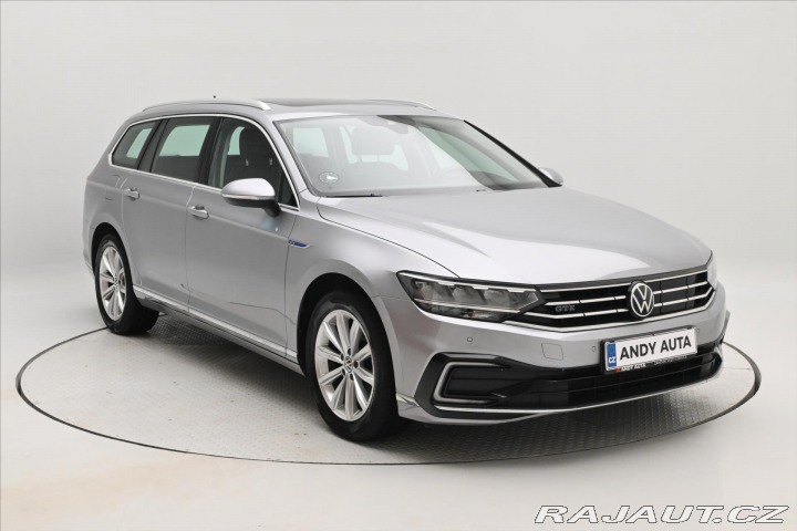 Volkswagen Passat 1,4 GTE 160kW PHEV DSG Zá 2021