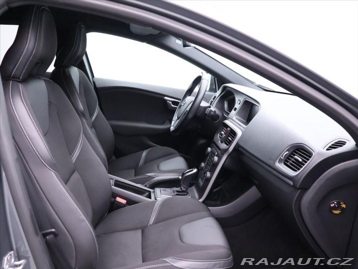 Volvo V40 1,5 T2 90kW Aut. Momentum 2019