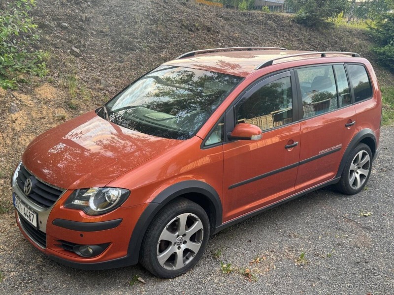 Volkswagen Touran CROSS TDI - 77kW, manuál