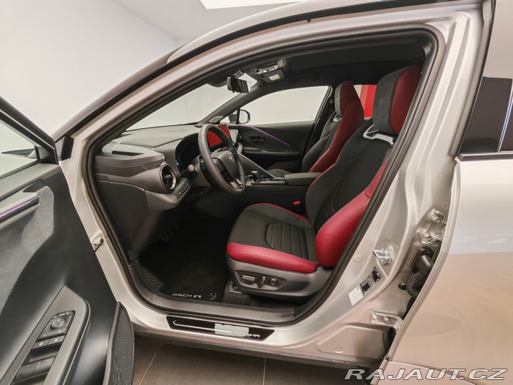 Toyota C-HR 2.0 PHEV Tokyo Edition *P 2025