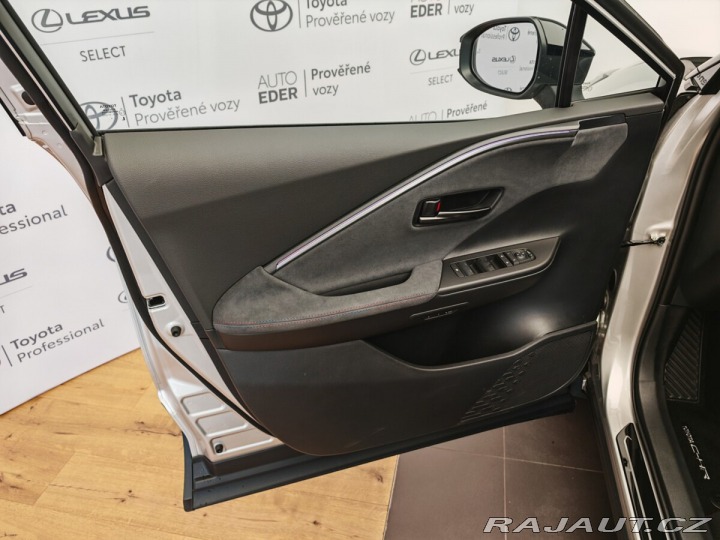 Toyota C-HR 2.0 PHEV Tokyo Edition *P 2025