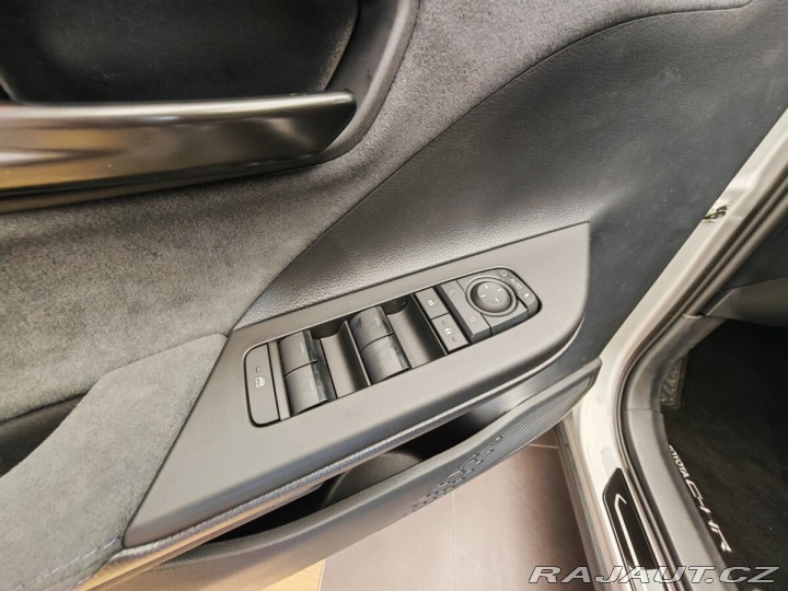 Toyota C-HR 2.0 PHEV Tokyo Edition *P 2025