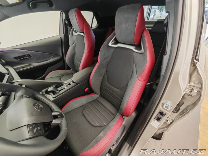 Toyota C-HR 2.0 PHEV Tokyo Edition *P 2025