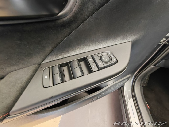 Toyota C-HR 2.0 PHEV GR SPORT 2025