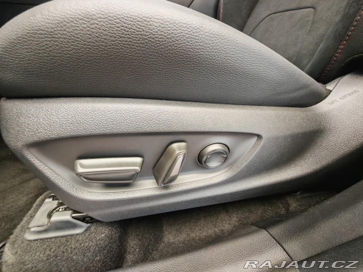 Toyota C-HR 2.0 PHEV GR SPORT 2025