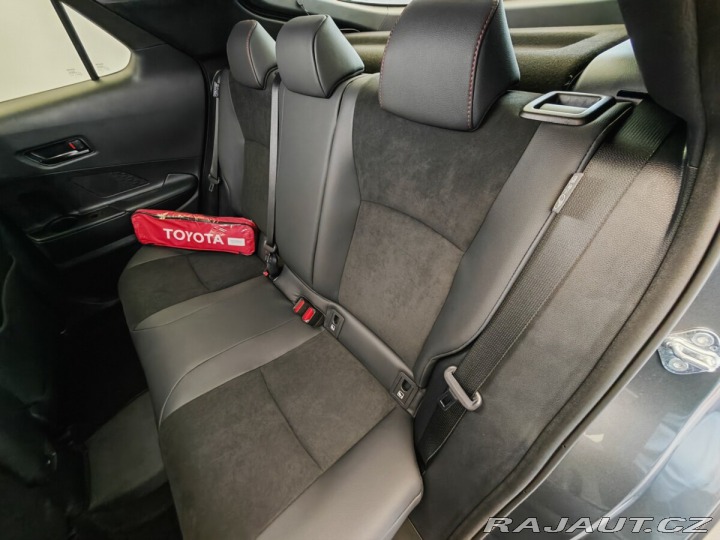 Toyota C-HR 2.0 PHEV GR SPORT 2025