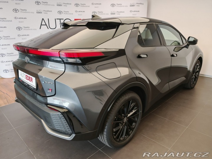 Toyota C-HR 2.0 PHEV GR SPORT 2025
