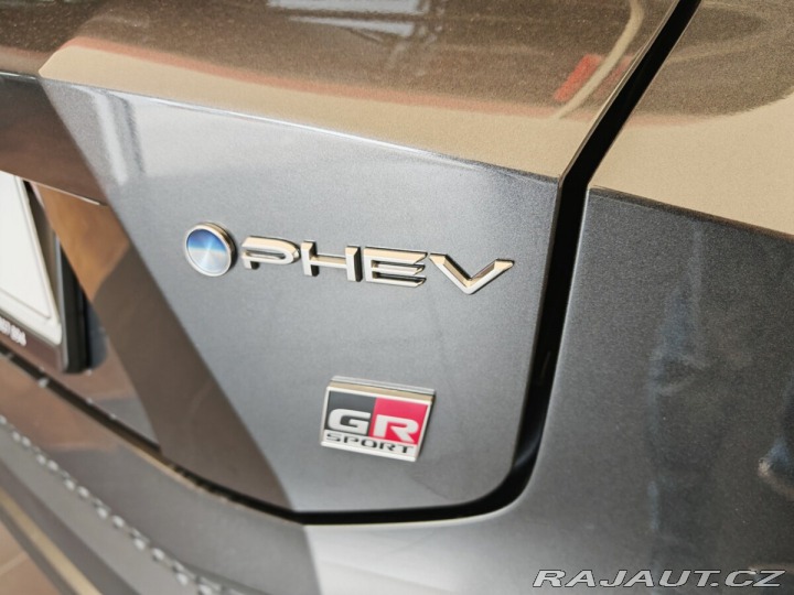 Toyota C-HR 2.0 PHEV GR SPORT 2025