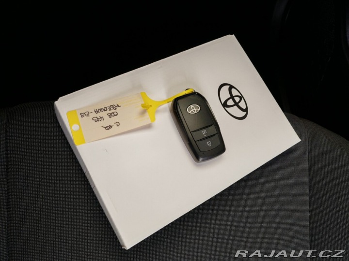 Toyota C-HR 2.0 Hybrid E-CVT Style 2024