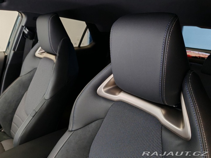 Toyota C-HR 2.0 Hybrid E-CVT Executiv 2024