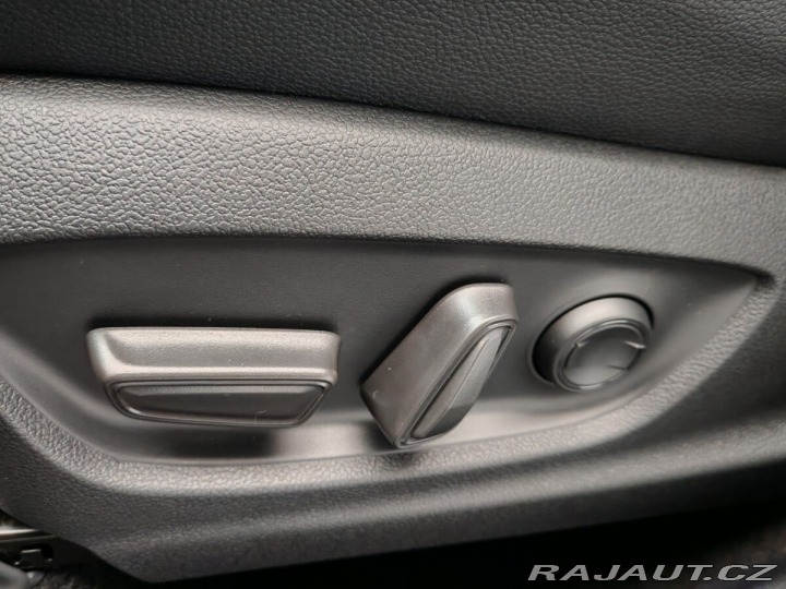 Toyota C-HR 2.0 Hybrid E-CVT Executiv 2024