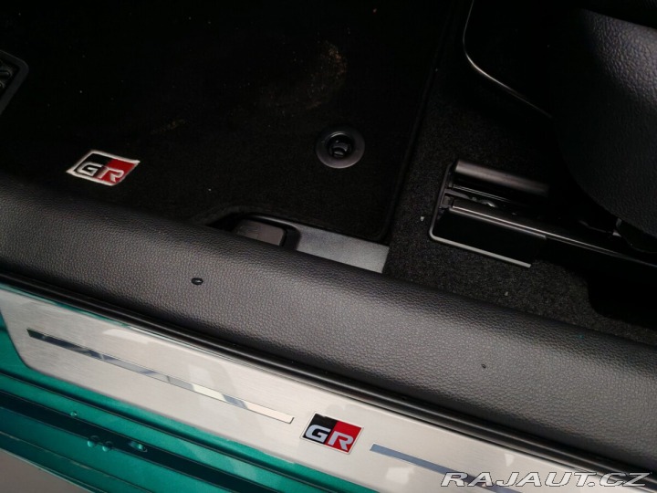 Toyota Corolla 1.8 Hybrid e-CVT GR Sport 2025