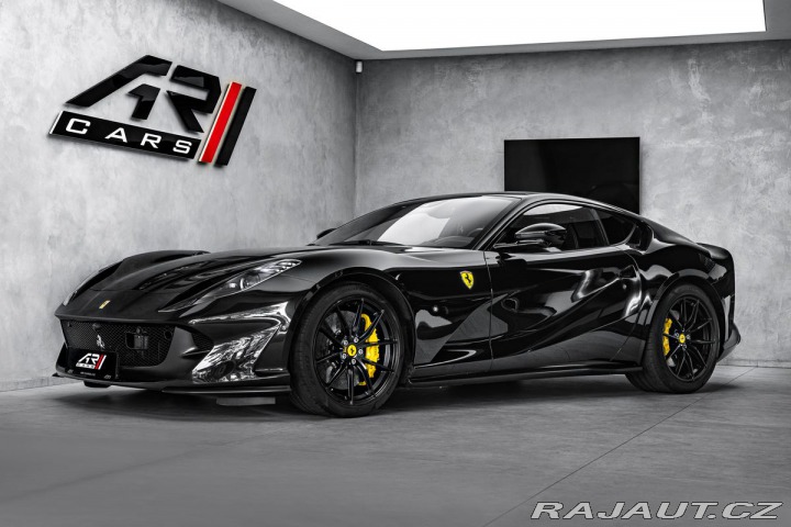 Ferrari 812 Superfast, lift, karbon, 2020