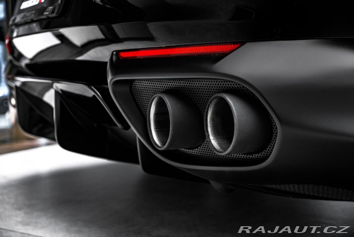 Ferrari 812 Superfast, lift, karbon, 2020