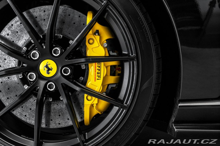 Ferrari 812 Superfast, lift, karbon, 2020