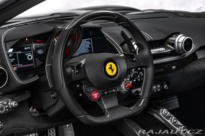Ferrari 812 Superfast, lift, karbon, 2020