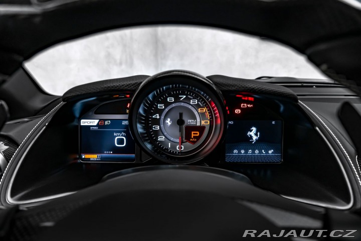 Ferrari 812 Superfast, lift, karbon, 2020