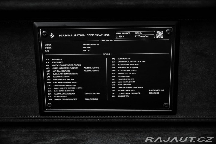 Ferrari 812 Superfast, lift, karbon, 2020