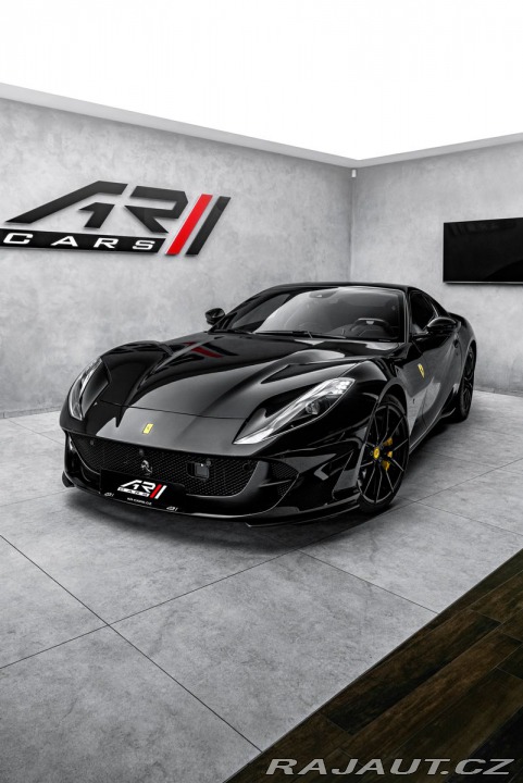 Ferrari 812 Superfast, lift, karbon, 2020